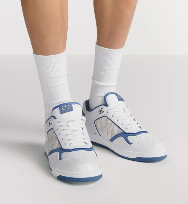 DIOR AND HYLTON NEL B27 Uptown Low – White and Blue Smooth Calfskin with White Dior Oblique Galaxy Leather