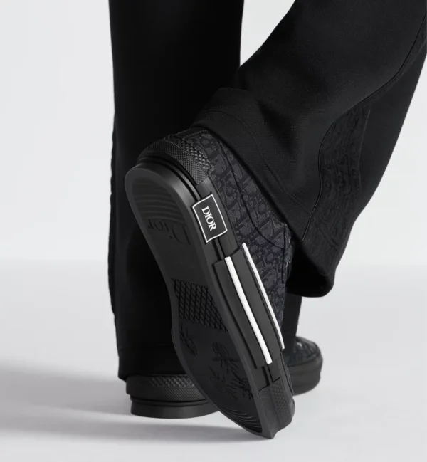 B23 League Low-Top Sneaker