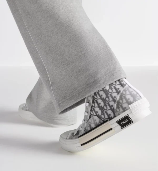 B23 League High – White and Black