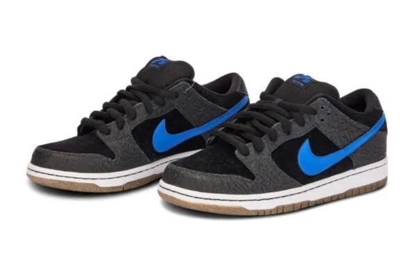 Nike SB Dunk Low Entourage “Friends & Family” Sample