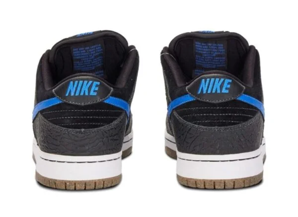 Nike SB Dunk Low Entourage “Friends & Family” Sample