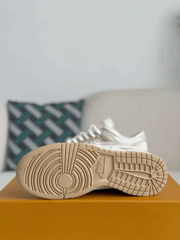 Nike Dunk Low Custom – Louis Vuitton Beige Monogram Edition